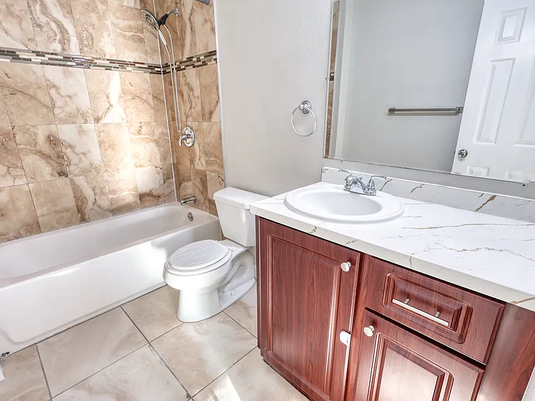 6813 N Marie Ave #B — Photo 5