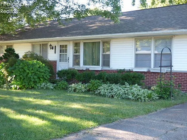 2712 Hinde Ave photo 1