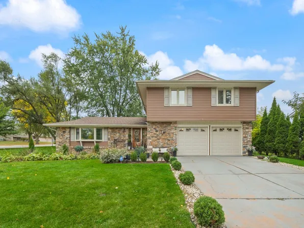 320 Pochet Ln, Schaumburg, IL 60193
