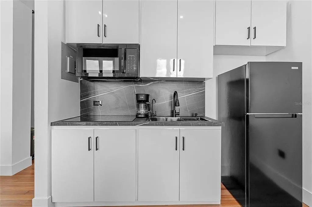 2 bed, 2.0 bath, 780 sqft, $2,500 — Photo 4