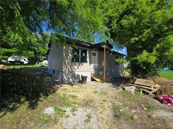 53 S Shelby Street, Campbellsburg, IN 47108
