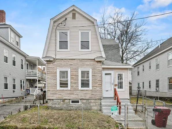 129 Ennell St, Lowell, MA 01850