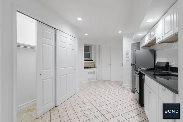 Rented by Bond New York | media 9