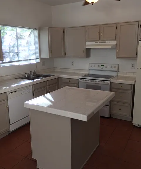 3711 W Redfield Ln — Photo 2