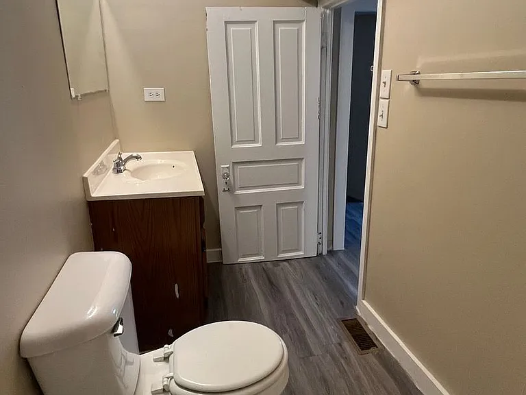 235 Emming St — Photo 24