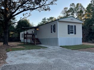33 W Larkspur Ave, Defuniak Springs, FL 32433
