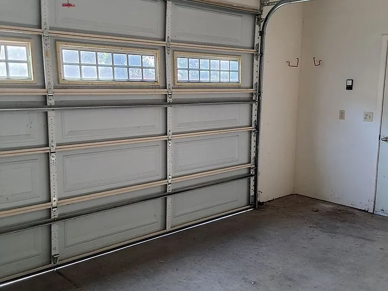 1160 Palm Ave — Photo 16