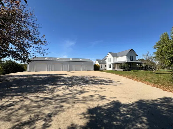 211 N 1st St, Moville, IA 51039