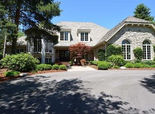 3255 Holsen Ct, Brookfield, WI 53005