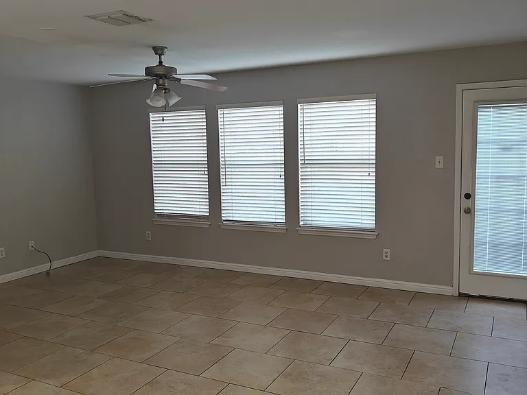 2305 Aldergate Dr — Photo 3