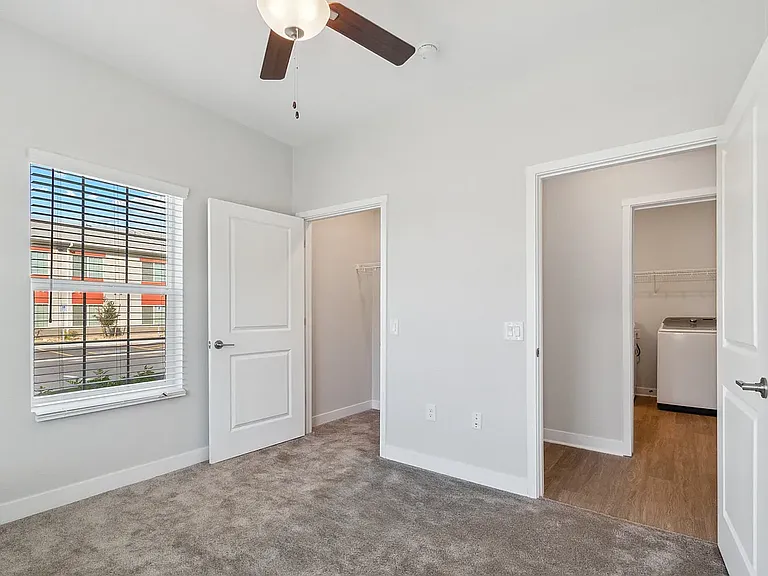 Sunland Flats — Photo 17