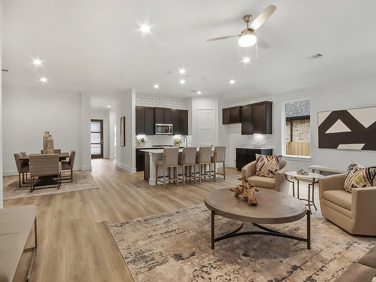363 Springfield Terrace Dr — Photo 7