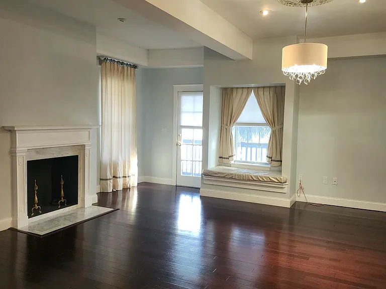 212 Saint Johns Ave #212 — Photo 10