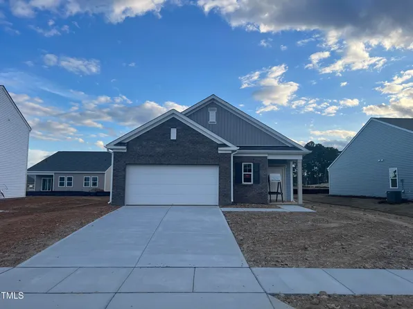 724 Shepard Rock Dr, Zebulon, NC 27597