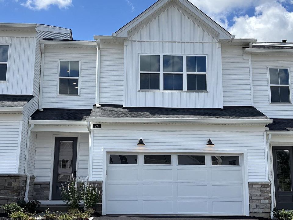 1st image of 24 Oakwood Ln #50