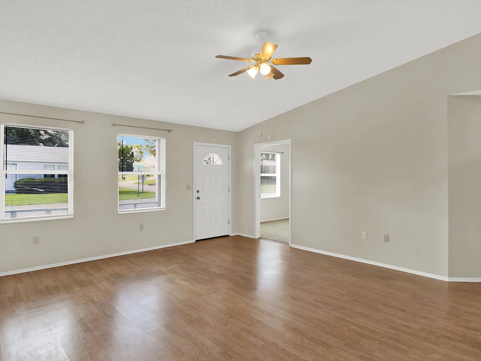 3 bed, 1185 sqft, $1,500 — Photo 4