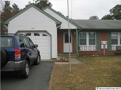 1st image of 13B Easton Dr #55