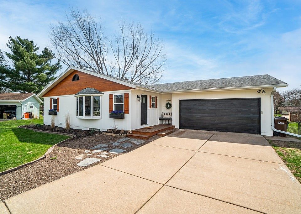 1st image of 1348 Armstrong Place
