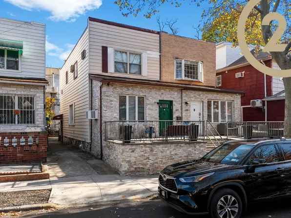 159 Lake Street image 1 of 15