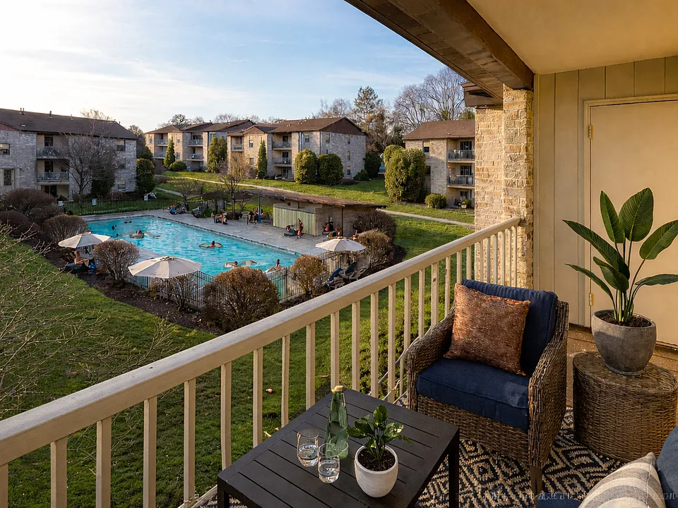 Country Club Apartments