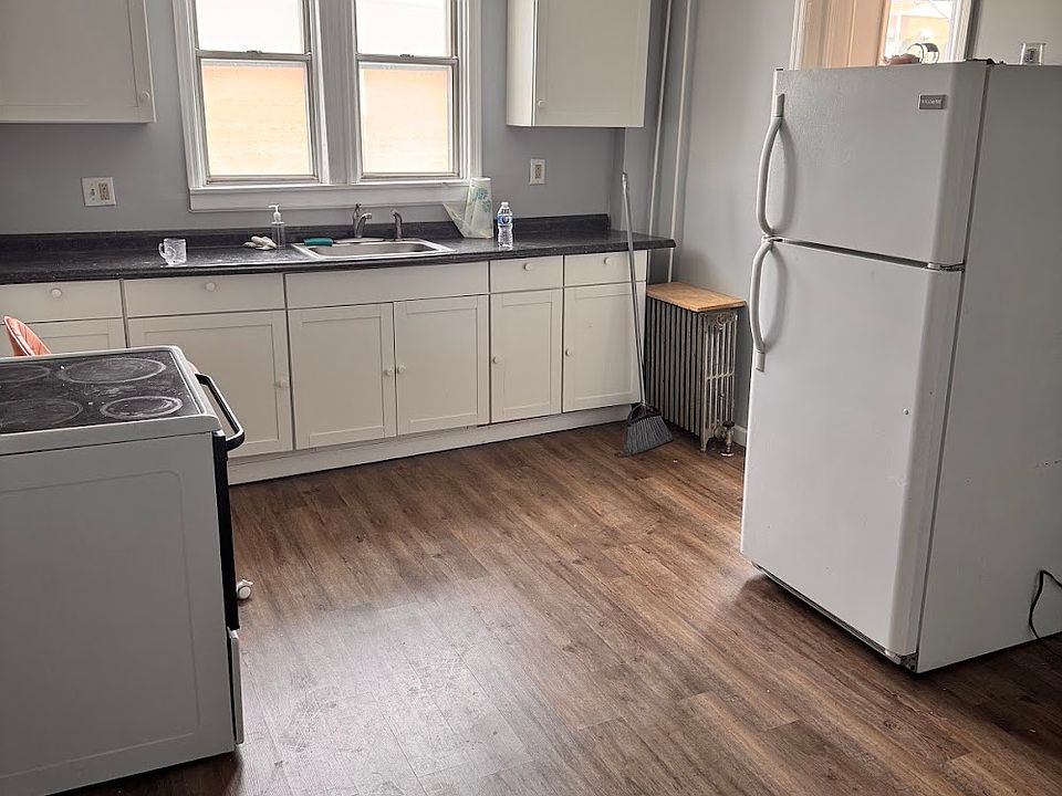 1st image of 102 N Lehigh Ave