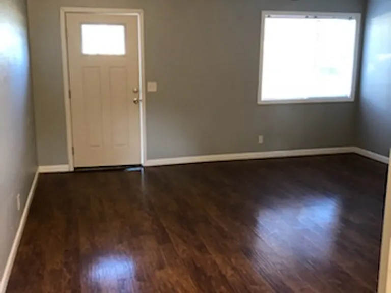 825 Waverly Dr SE — Photo 8