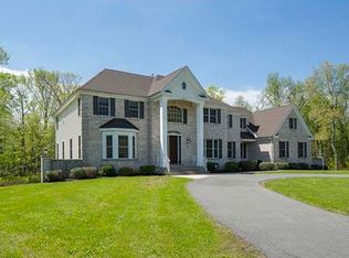 2 Orchardside Dr, Cranbury, NJ 08512