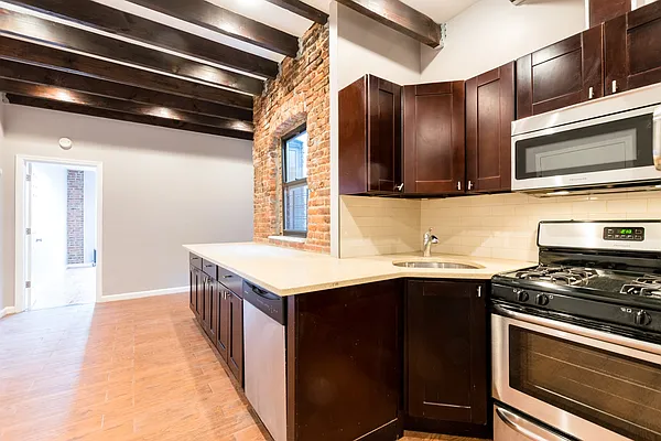 Rented by Garfield Realty  | media 17