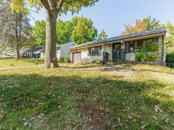 9133 Leamont Dr, Saint Louis, MO 63136