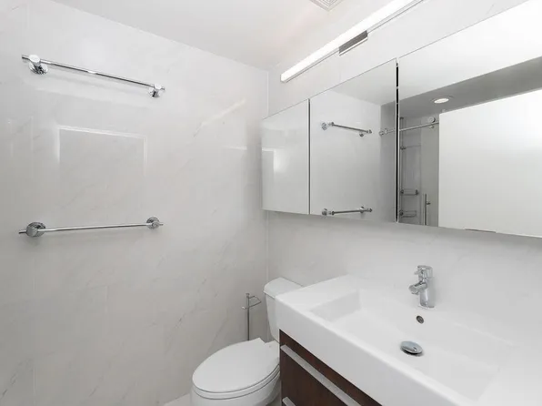 102 Christopher Columbus Drive image 10 of 22