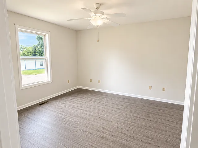 410 Donna Ln #410 — Photo 9