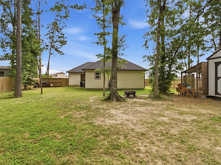 16529 Kingsbury Dr — Photo 21