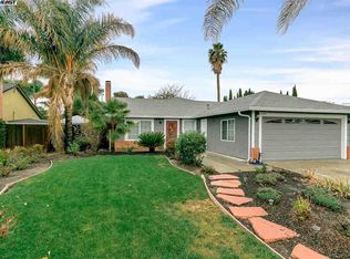 1696 Honeysuckle Rd, Livermore, CA 94551