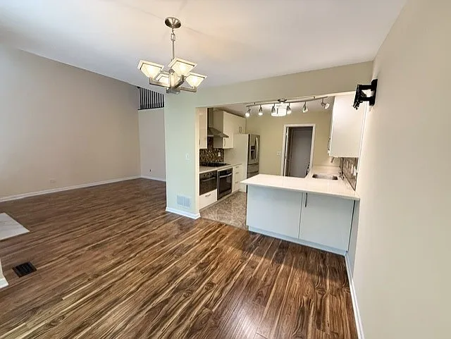 707 Kingsbridge Dr — Photo 5