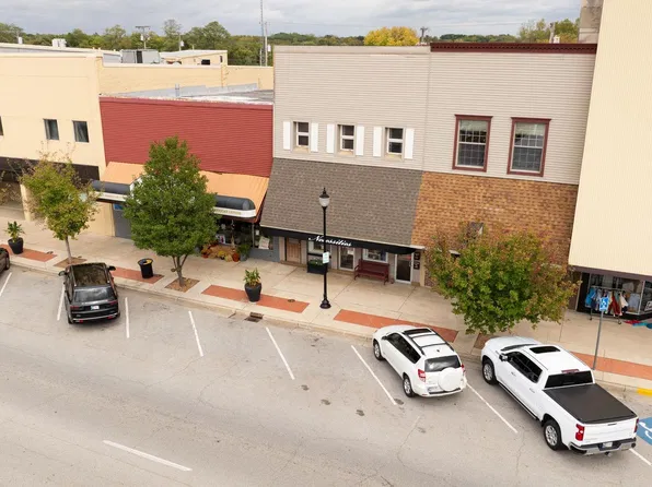 109 N Main St, Monticello, IN 47960