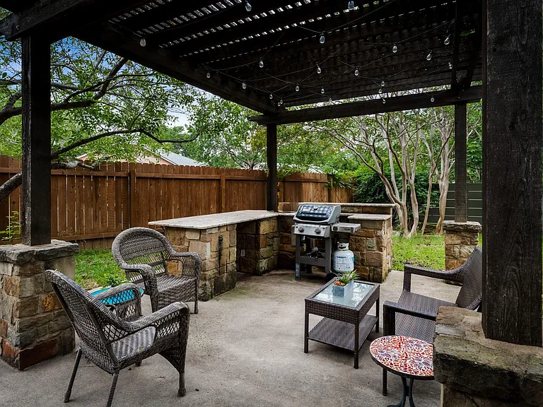 11600 Parkfield Dr — Photo 30