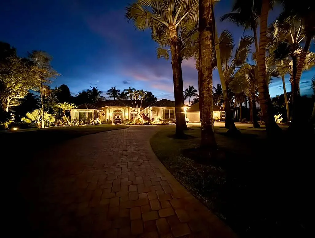 6 bed, 5.0 bath, 4100 sqft, $19,500 — Photo 2