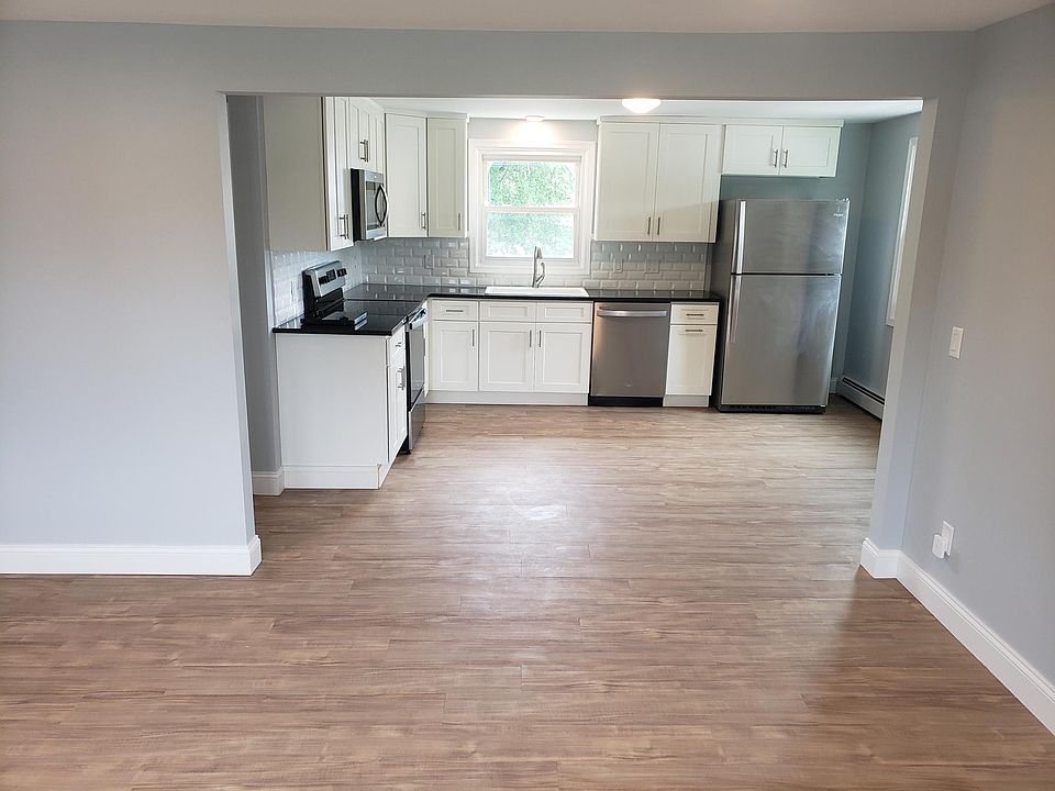 1st image of 105 Chalmers St