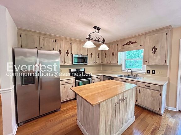 3rd image of 2100 Toonigh Rd