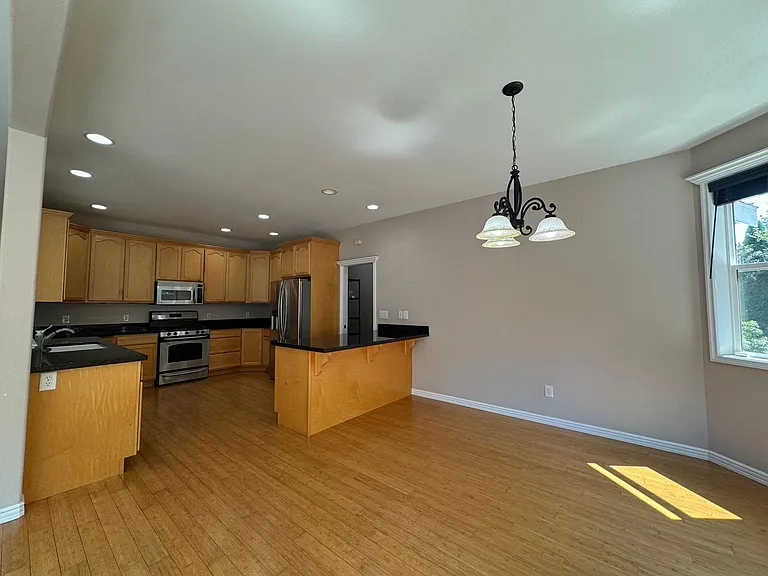 4467 Castlerock Dr — Photo 21