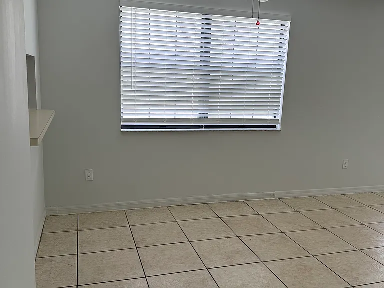 5252 Treetops Dr — Photo 6