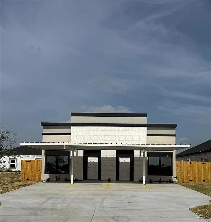3 bed, 2.0 bath, 1227 sqft, $1,400 — Photo 1