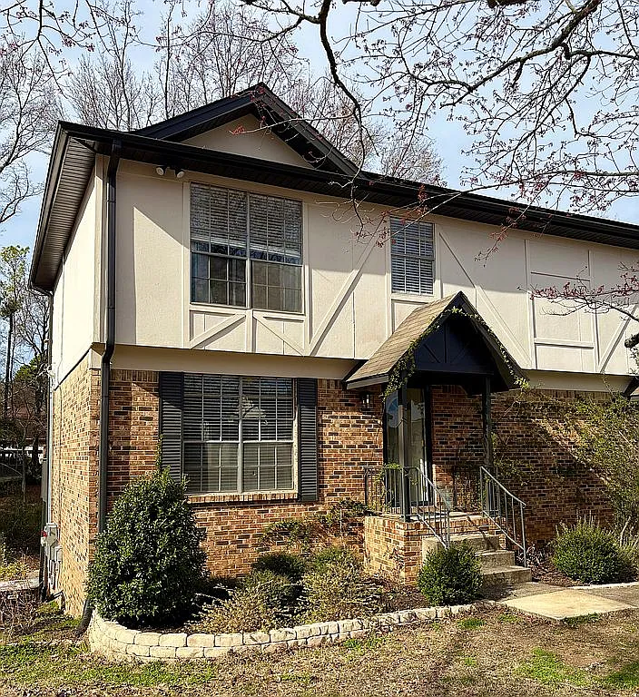 3 bed, 2.5 bath, 1600 sqft, $1,900 — Photo 2