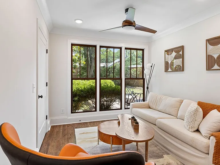 208 Fairfax Ave — Photo 24