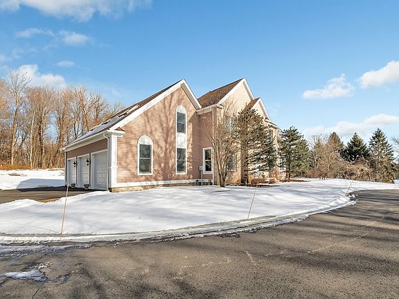 2nd image of 461 Amity Rd