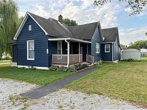 189 D St NE, Linton, IN 47441