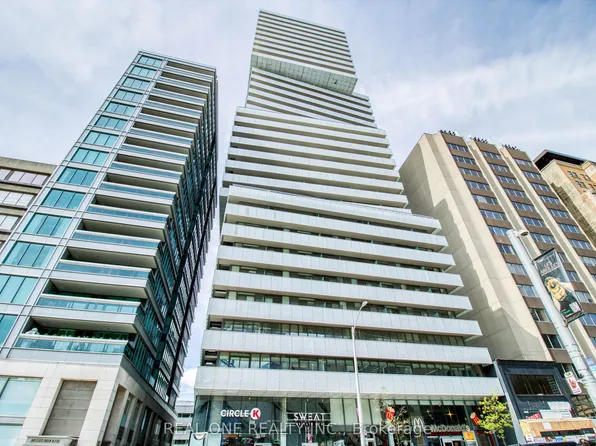 200 Bloor St W #3104, Toronto, ON M5S 0B1
