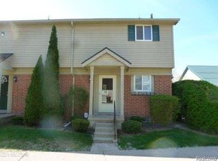 2188 Orchard Crest St, Shelby Twp, MI 48317