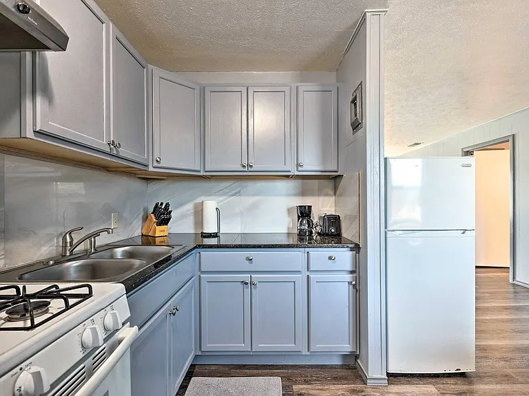 301 Thomas St #2 — Photo 7