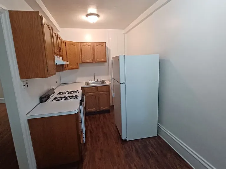 2 Linden Ave #B200 — Photo 8